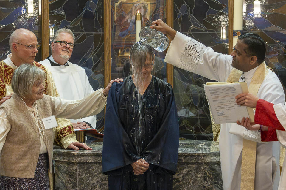 2026-StMary-EasterVigil (75 of 215).jpg